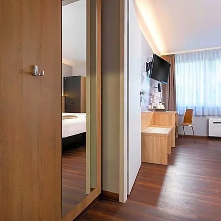Western Achim Hotel 3*